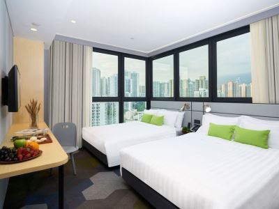 Hotel Ease Access Tsuen Wan Hong Kong Bagian luar foto